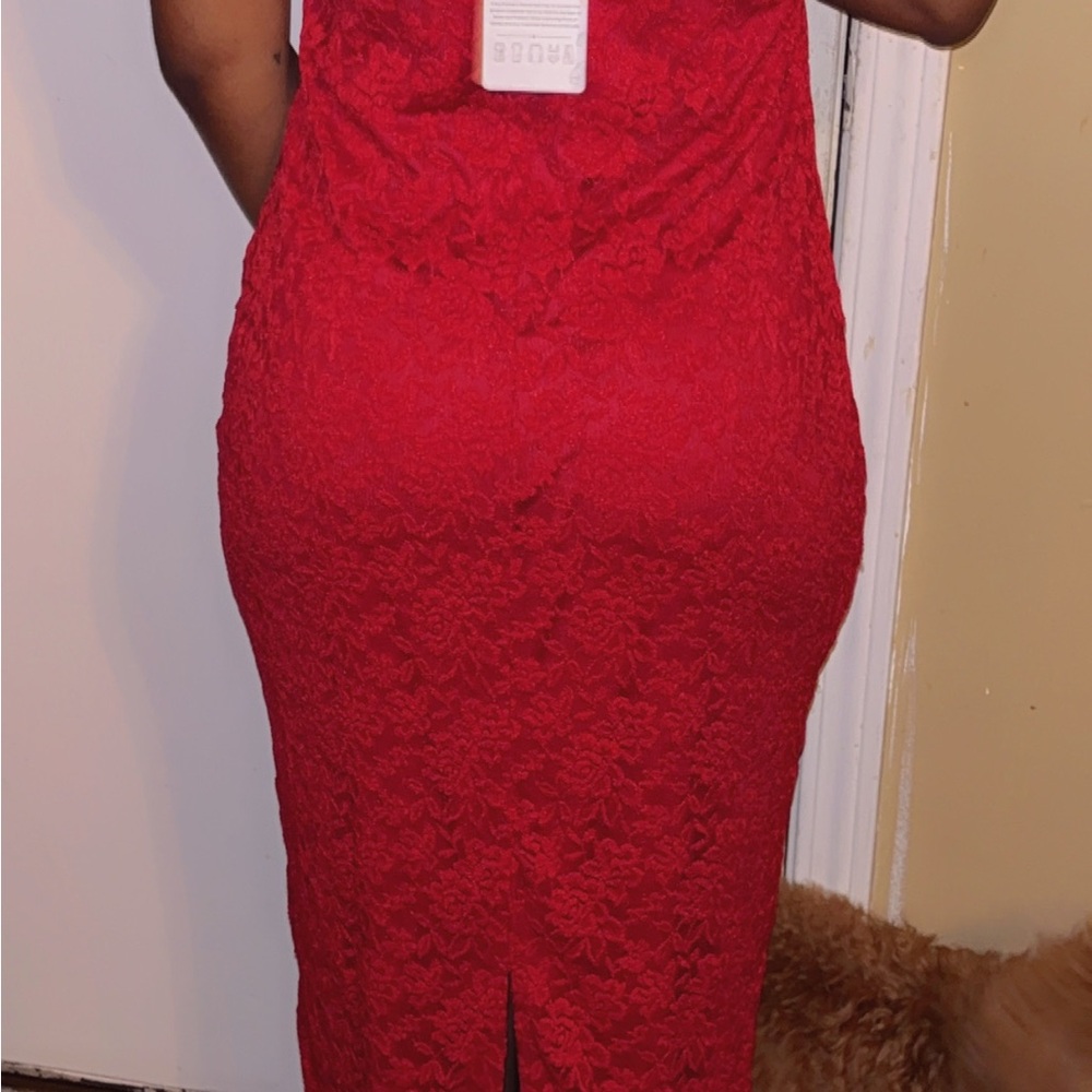 Chic Strapless Red Lace Dress